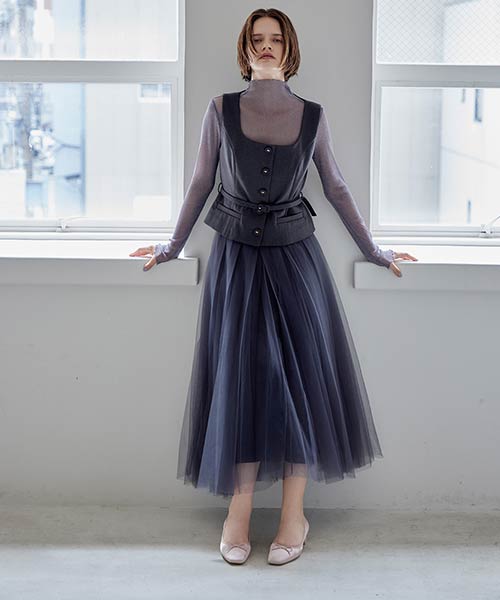 スクエアネックジレ&チュールスカート