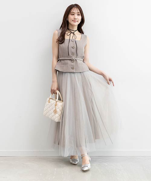 スクエアネックジレ&チュールスカート
