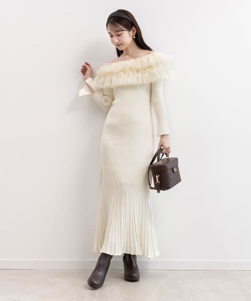 【選べる丈感】3Dフラワーフリルオフショルニットワンピース