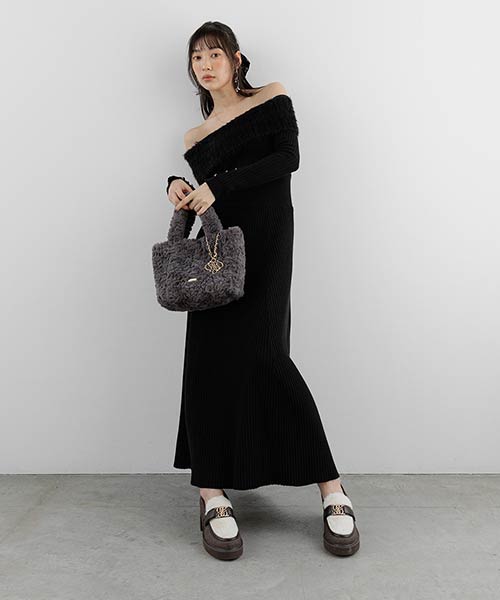 シャギーカラーオフショルダーニットワンピース
