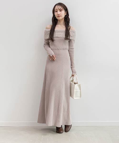 シャギーカラーオフショルダーニットワンピース