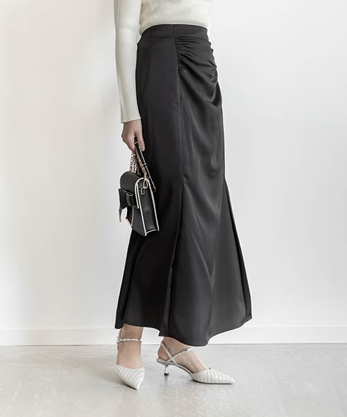 ドレープデザインサテンスカート