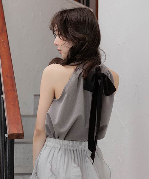 ホルターネックバックリボンブラウス