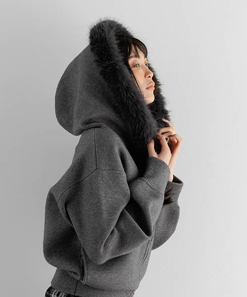 【再入荷】2WAY フェイクファーニットパーカー