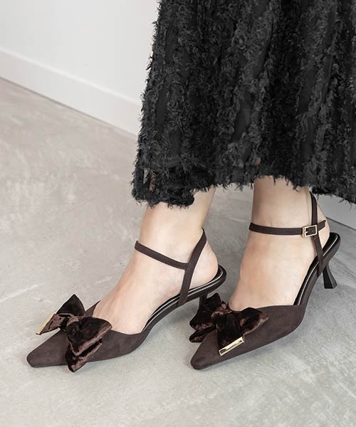 ベロアリボンストラップパンプス