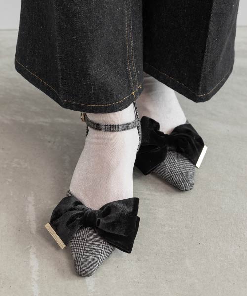 ベロアリボンストラップパンプス