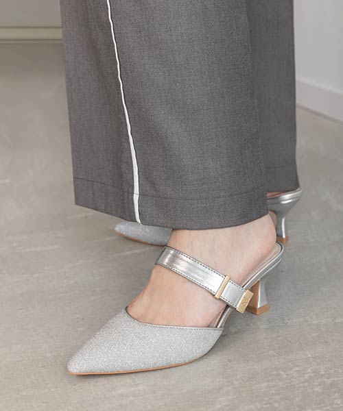 ゴールドパーツミュールパンプス