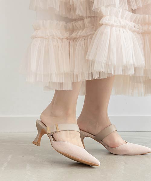 ゴールドパーツミュールパンプス