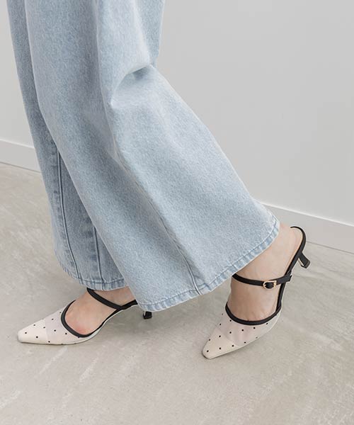 ビジューバックルシアーミュールパンプス