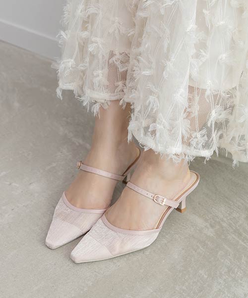 ビジューバックルシアーミュールパンプス