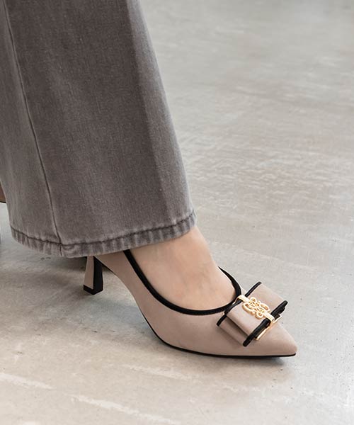 【走れる美脚パンプス】モノグラムパーツリボンフィットパンプス