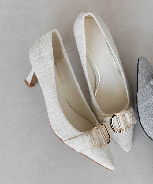 ビジューメタルパーツポインテッドトゥパンプス