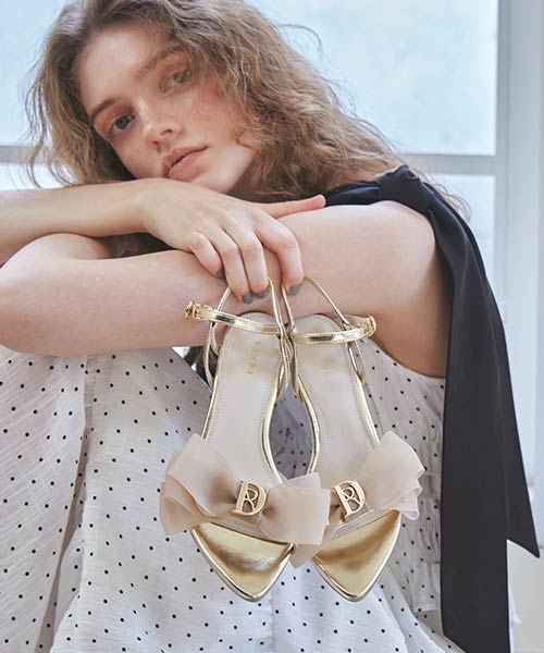 ポインテッドトゥリボンサンダル