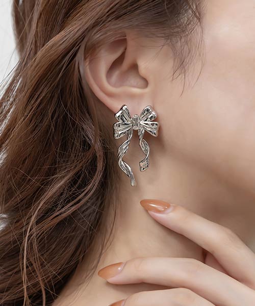 【Holiday Collection】リボンモチーフイヤリング