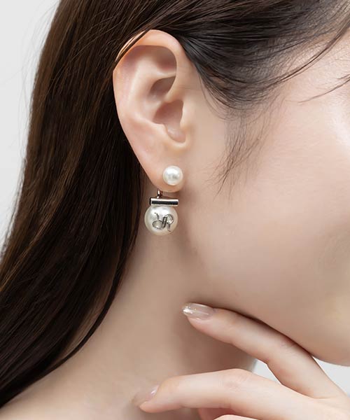 【26SS】モノグラムパールピアス