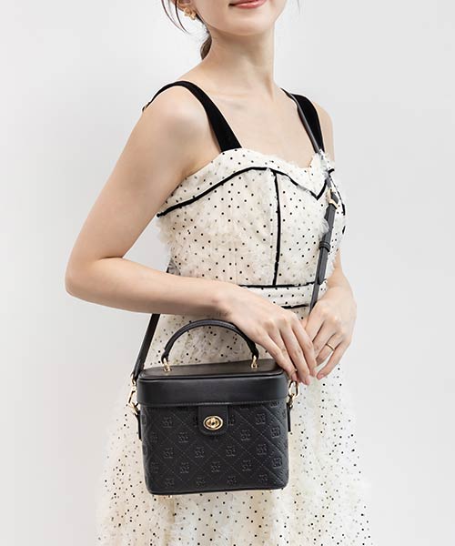 2WAY 型押しデザインバニティバッグ