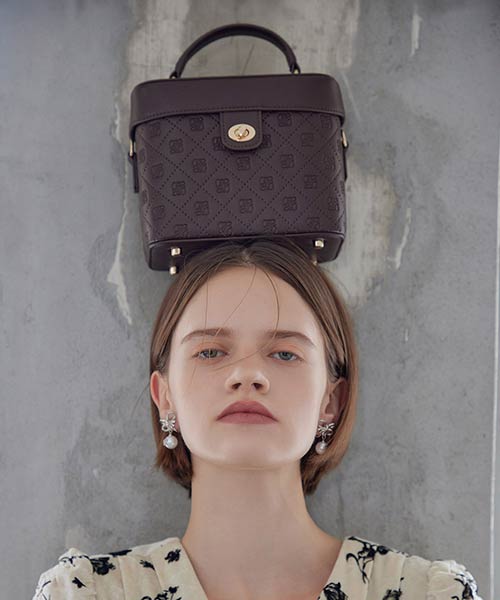 2WAY 型押しデザインバニティバッグ