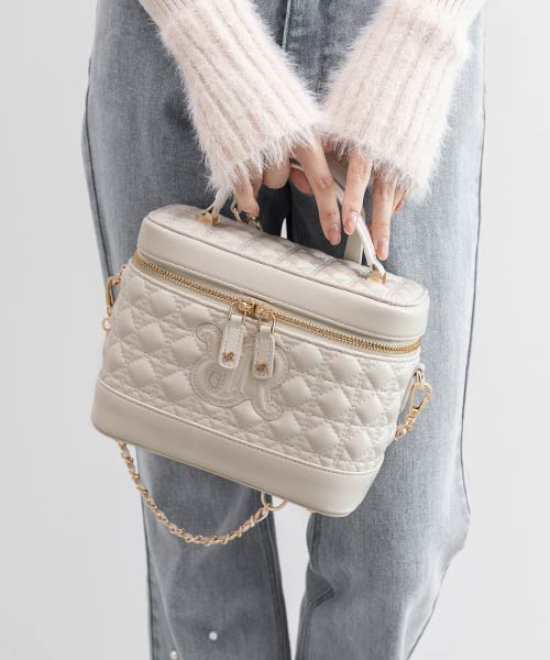 2WAY モノグラムロゴキルティングバニティバッグ