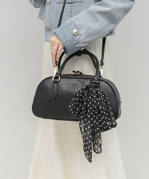 【26SS】2WAY スカーフ付きエンボスロゴボストンバッグ