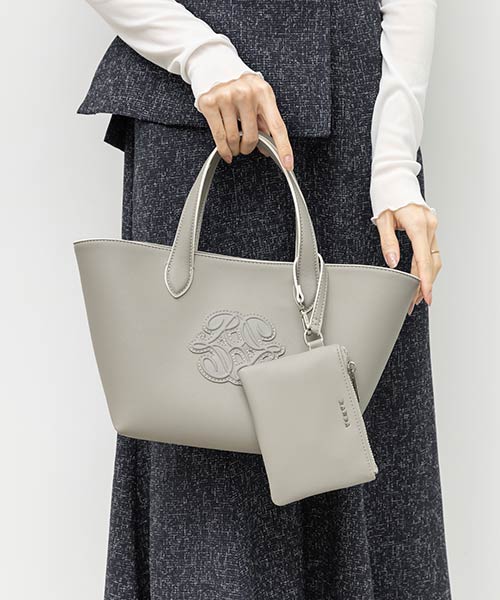 2WAY ポーチ付きモノグラムエンボストートバッグ