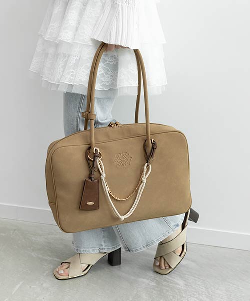 【SALE】【A4対応】チャーム付きボストントートバッグ