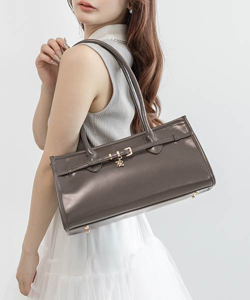 ベルトデザインショルダーバッグ