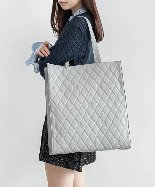 【A4対応】モノグラム刺繍キルティングトートバッグ