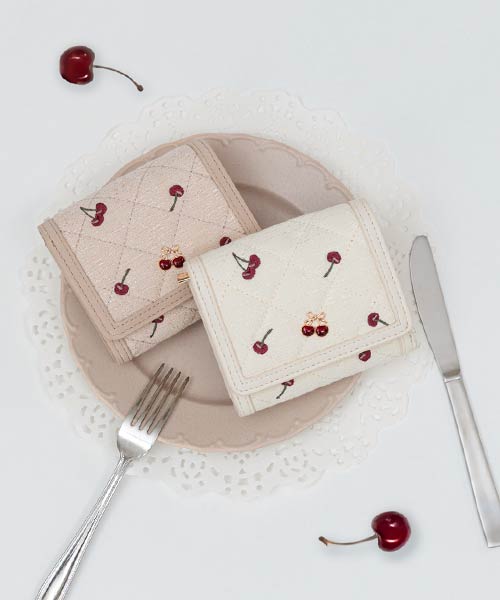 【Cherry ＆ Apple Collection】キルティング三つ折りウォレット