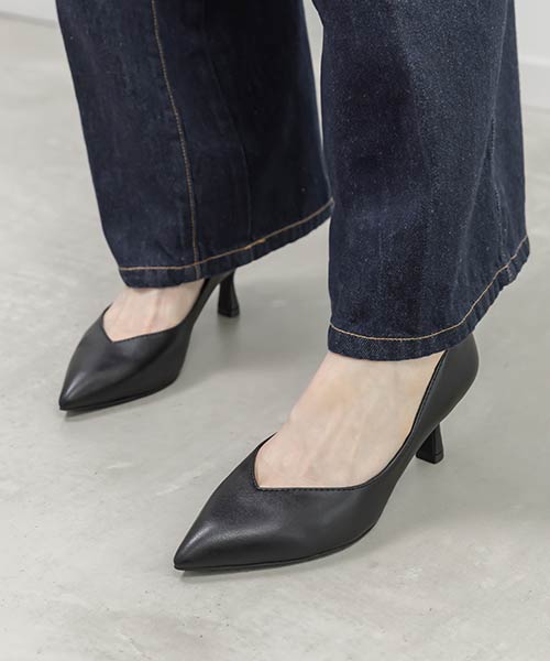 【26SS】【走れる美脚パンプス】ポインテッドトゥ×Vカットパンプス