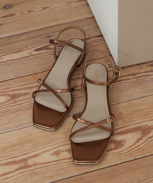 クロスストラップフラットサンダル