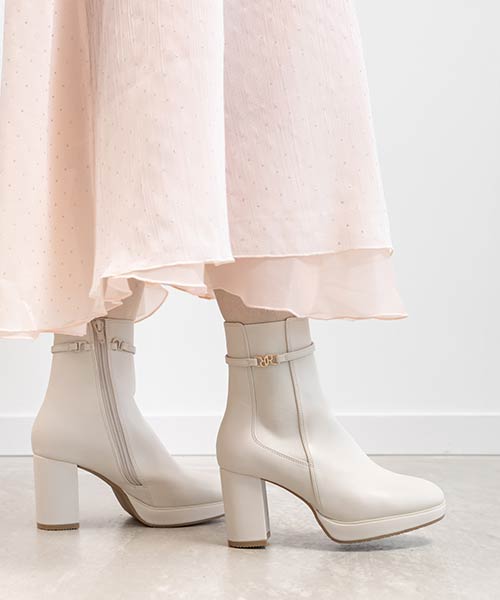 晴雨兼用 2WAY サイドゴアヒールアップショートブーツ