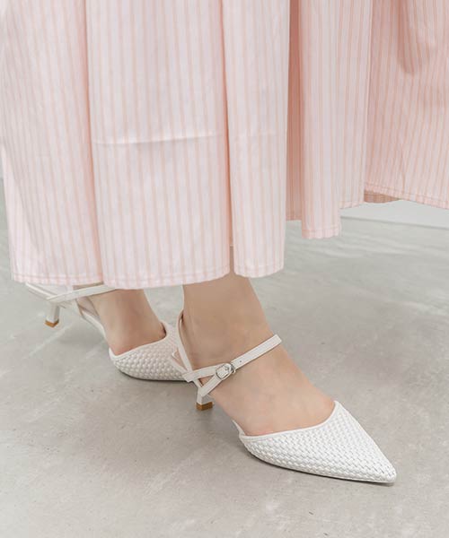 ブレードデザインアンクルストラップパンプス