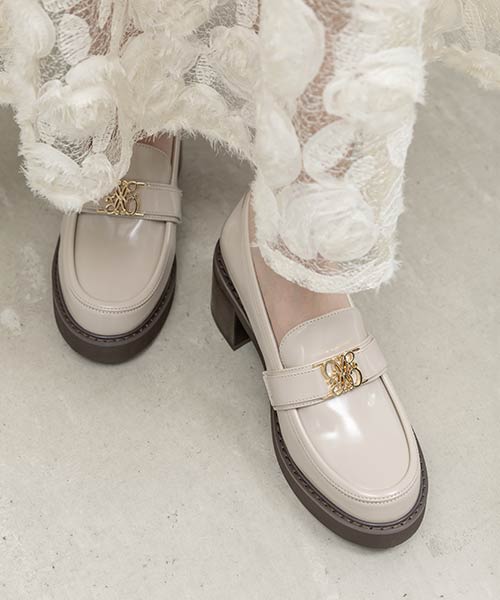 新色/モノグラムベルトボリュームローファー