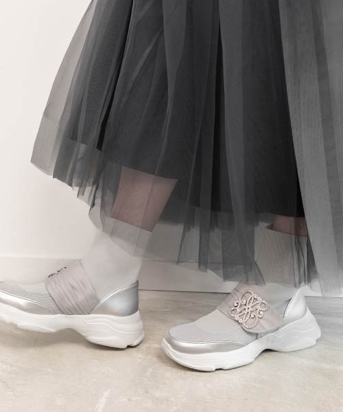 【SUSTAINABLE】ビジューモノグラムパーツソックススニーカー