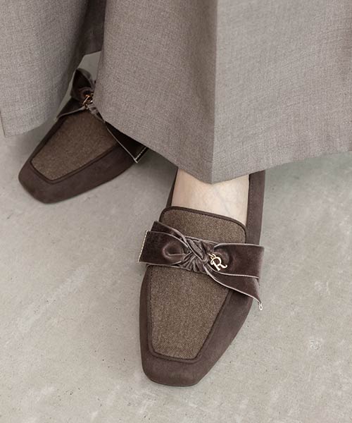 ベロアリボンローファー