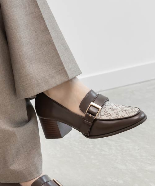 ギボシバックルヒールアップローファー