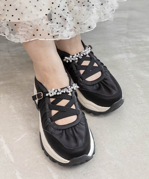 ビジューベルトレースアップスニーカー