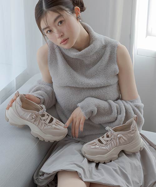 ビジューベルトレースアップスニーカー