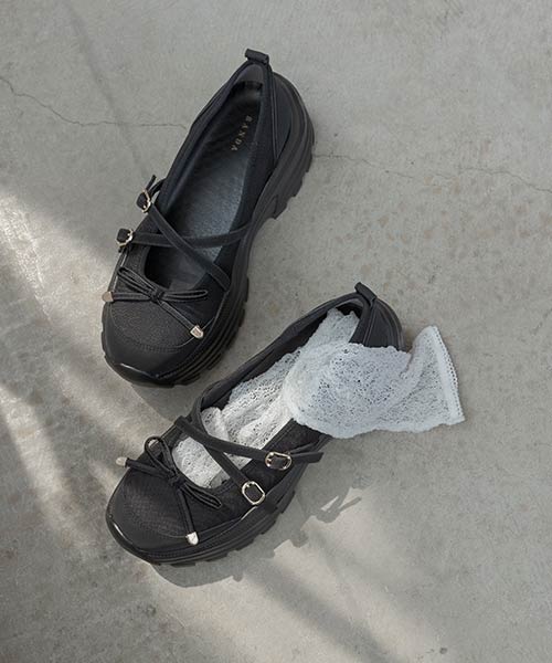 ボリュームソールトゥシューズライクスニーカー