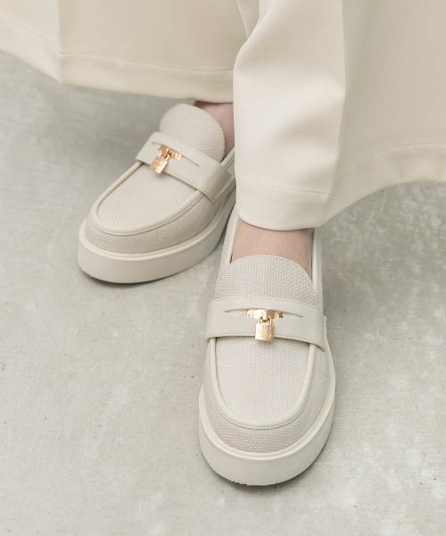 パドロックパーツローファー