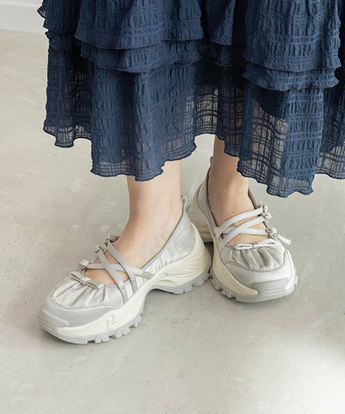ボリュームソールクロスベルトスニーカー
