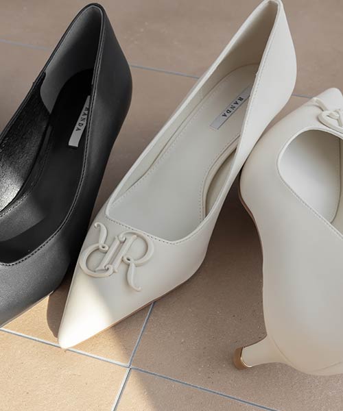 モノグラムパーツベーシックパンプス