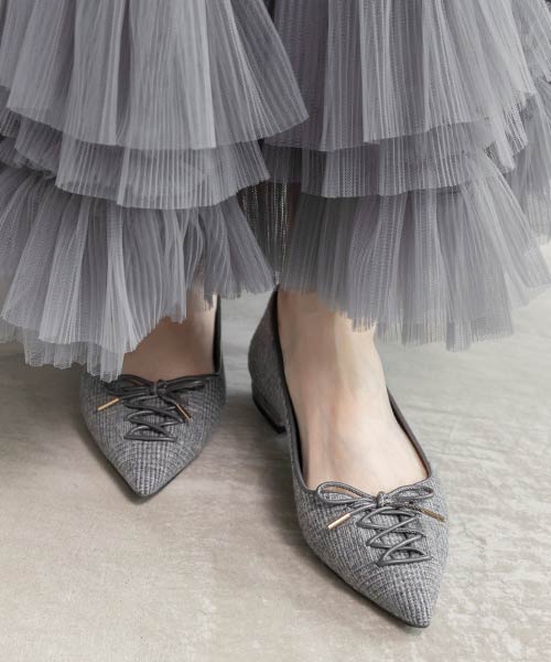 レースアップデザインフラットパンプス