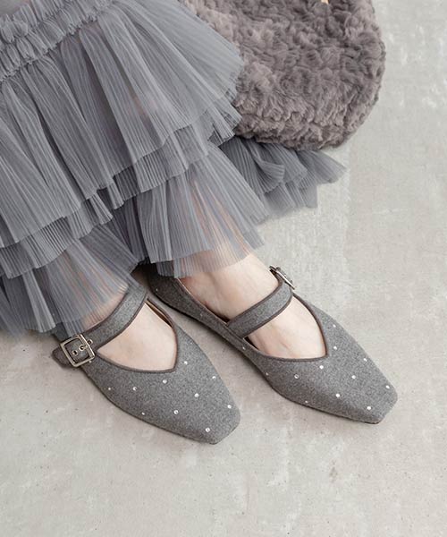 ベルトデザインフラットシューズ