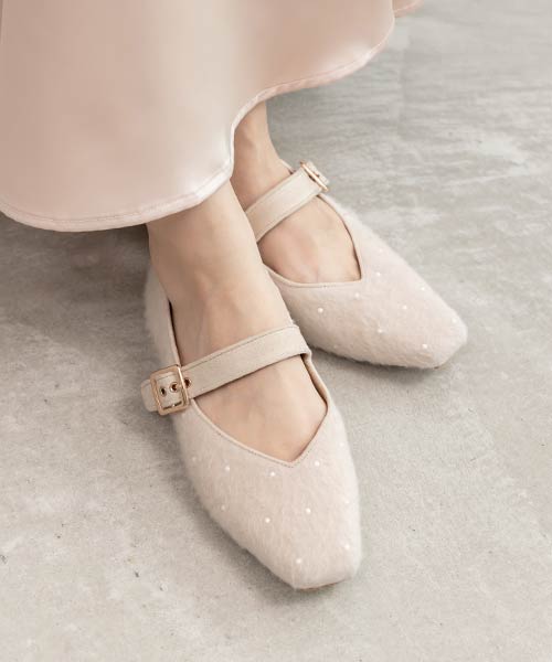ベルトデザインフラットシューズ