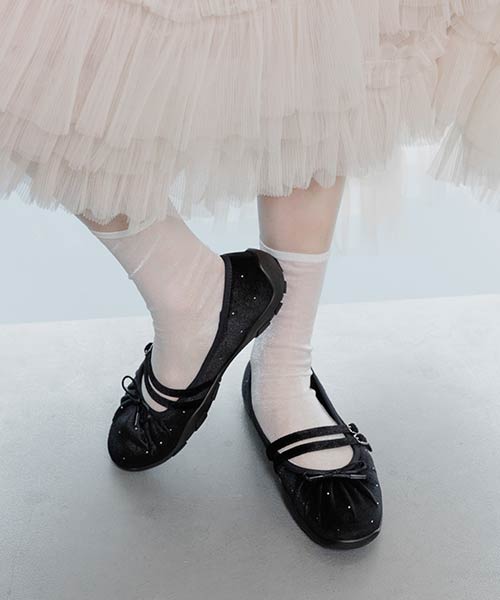 トゥシューズライクスニーカー