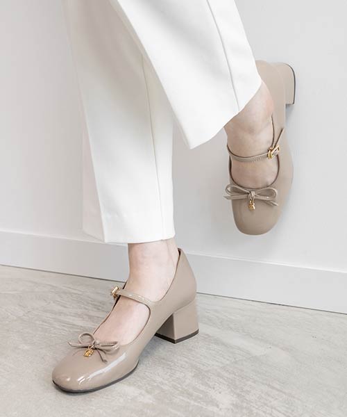 モノグラムパーツメリージェーンパンプス