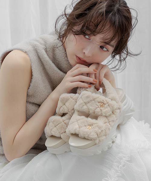 キルティングファースポーツサンダル