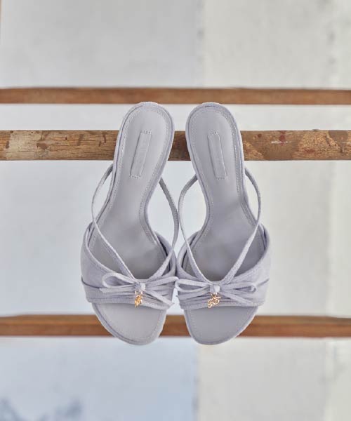 モノグラムパーツギャザーリボンサンダル